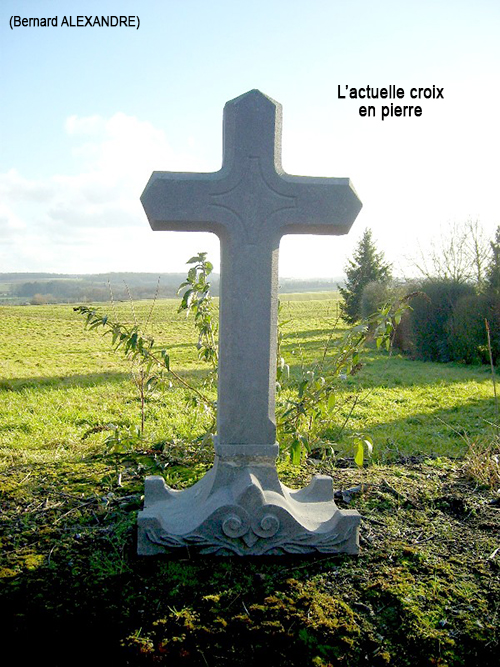 CROIX EN PIERRE