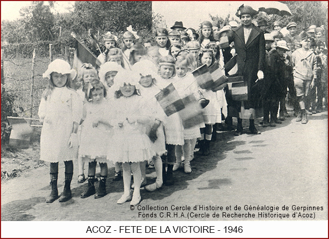 6 FETE VICTOIRE 1946 PETITES FILLES 640